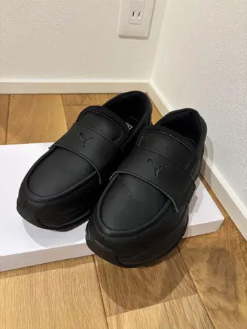 Puma 블랙 로퍼 23.5