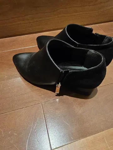 블랙 스틸레토 부티 S