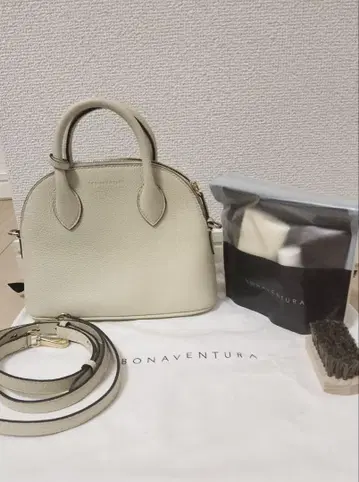 BONAVENTURA 크림 가죽 핸드백