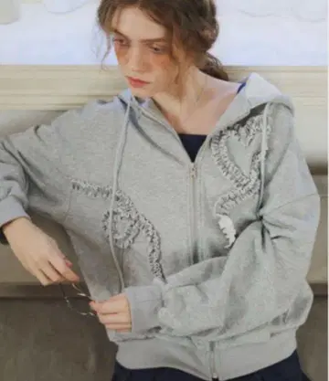idem 이뎀 heart frill hoodie
