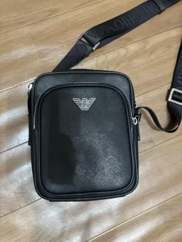 Emporio Armani 블랙 숄더백