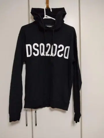 DSQ2020 블랙 후드 부착 후드티
