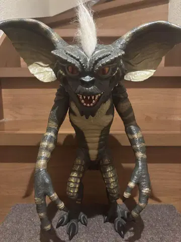 귀중! 준 플래닝 그렘린 19인치 스트라이프 피규어!