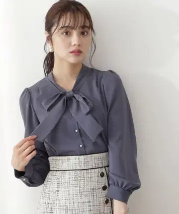 [ 새상품급 ] 프로포션 바디 드레싱*2Way 리본 블라우스