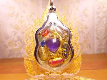 신비의 보석 목걸이 레클라이 태국 부적 프라크루앙 보라색