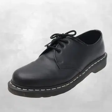 닥터마틴 DR.MARTENS 화이트 스티치 3홀 가죽 신발
