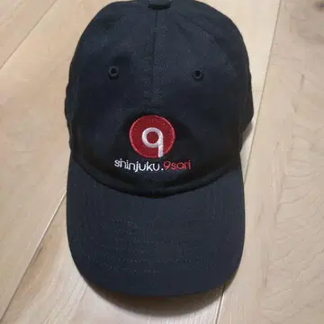 신주쿠.9사리 블랙 컬러 캡