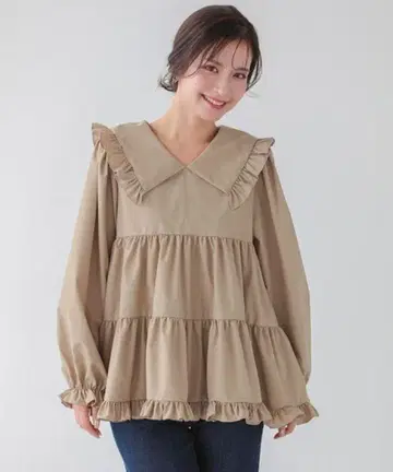 미사용 새상품 fitmore V넥 프릴 티어드 블라우스