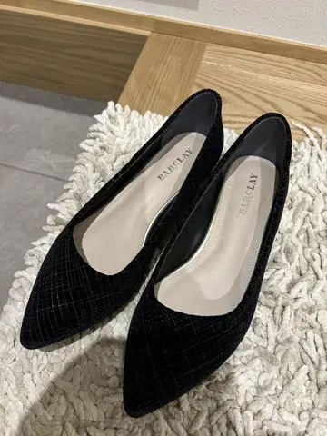 BARCLAY 블랙 스틸레토 펌프스 24.5cm