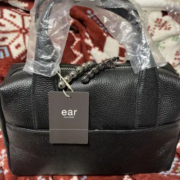 ear 블랙 토트백