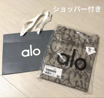 택 포함 미사용 새상품 alo 카모 패턴 토트백 덤 쇼핑백 포함
