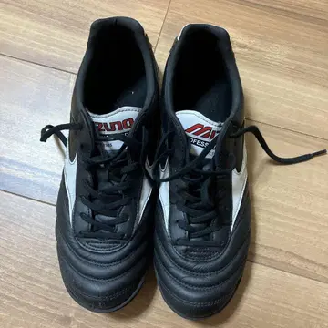 모레리아 축구화 블랙/화이트 25.5cm
