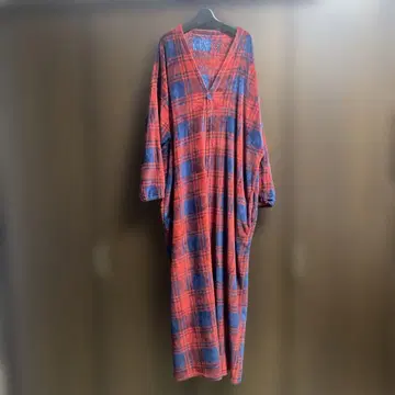 플리스 체크 무늬 롱 가운