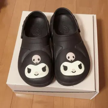 쿠로미 샌들 돈키