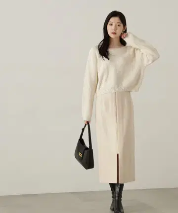 [ 새상품급 ] 프로포션 바디 드레싱*프론트 지퍼 내로우 스커트