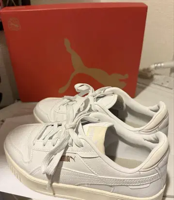 PUMA 통굽 스니커즈 23cm