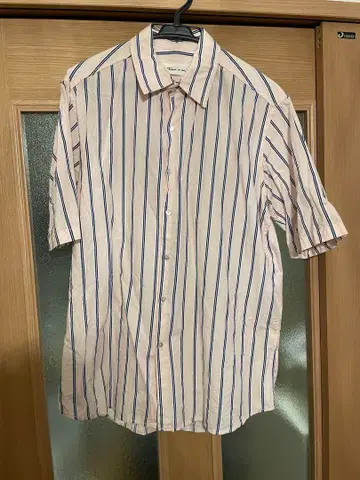 Time is on 스트라이프 셔츠