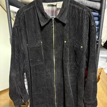 SUTTON 긴팔 블랙 코듀로이 셔츠