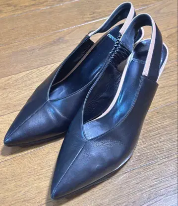 PIERRE HARDY 블랙 가죽 하이힐 38