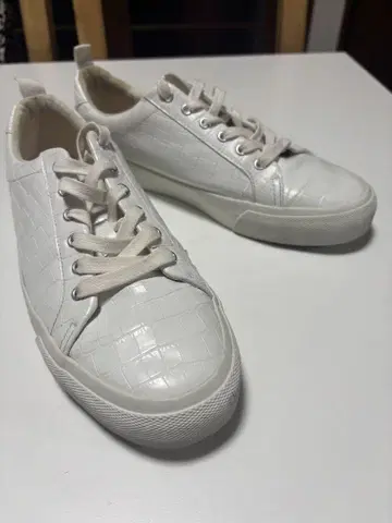 ZARA 스니커즈