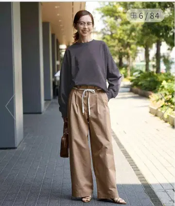 턱 스웨트 셔츠 블랙