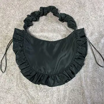 글로벌 워크 타카야마 나오코 씨 콜라보 발수 프릴 숄더 EiiS 블랙