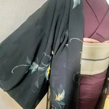블랙 베이스에 반짝이는 잎 문양 마조리카 겉옷