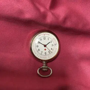 간호사 회중시계