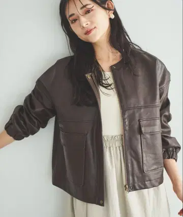 다크 브라운 가죽 자켓
