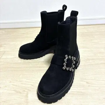 미사용에 가까운 STACCATO 카야 콩 버클 미들 부츠 22.5