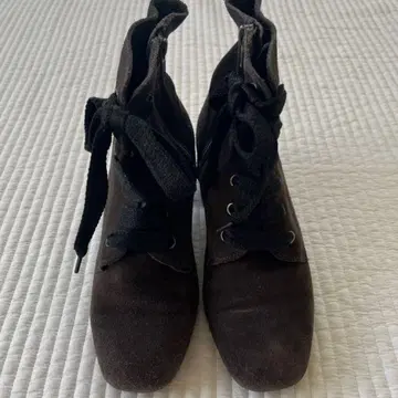 린스 24cm 다크 브라운 스웨이드 레이스업 부츠