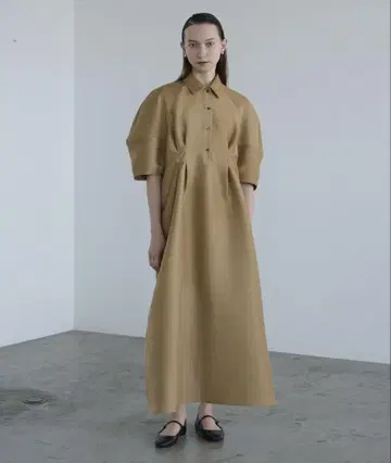CLANE FORM SLEEVE ONEPIECE 클라네 원피스 베이지