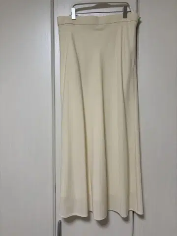 플라주 화이트 롱 스커트
