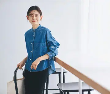 새상품급 블랑 바스크 펄 버튼 데님 스탠드 블라우스 오버 사이즈