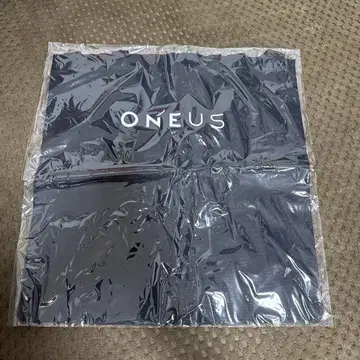ONEUS 백 미개봉 굿즈