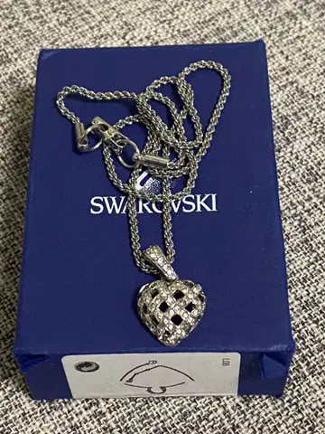 Swarovski 하트형 목걸이