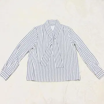 PLST 플라스테 스트라이프 보타이 칼라 쉬폰 화이트
