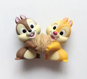 칩 앤 데일 월넛 소프트 비닐 미니 피규어