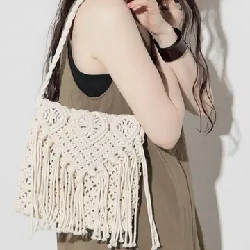 BEAMS 아이보리 마크라메 뜨개 숄더백