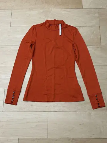 영국발 Karen Millen 오렌지 긴팔 여성 상의 버튼 포함
