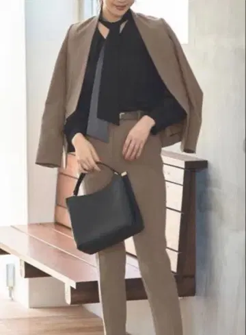 RUIRUE BOUTIQUE 브라운 팬츠 수트 셋업