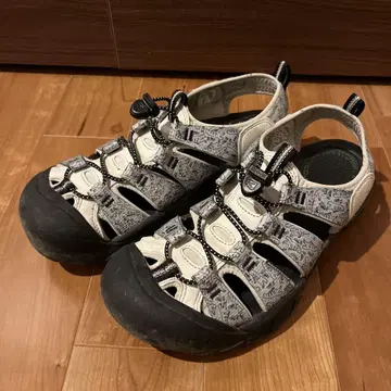 KEEN 아웃도어 샌들 28.5cm