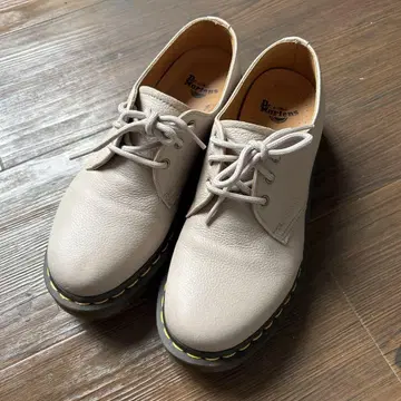 25cm 닥터마틴 Dr.Martens 3홀 핑크 베이지