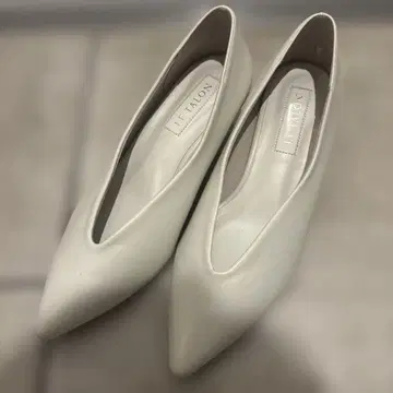 르 탈론 V컷 펌프스
