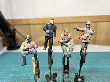 타미야 1/35 독일 탱크 부대 전선 정찰 팀 완성품