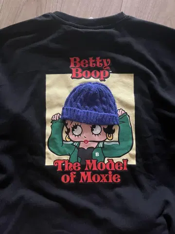 새상품 한정판 Betty Boop 블랙 맨투맨