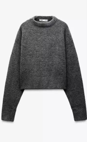 ZARA 라운드넥 스웨터
