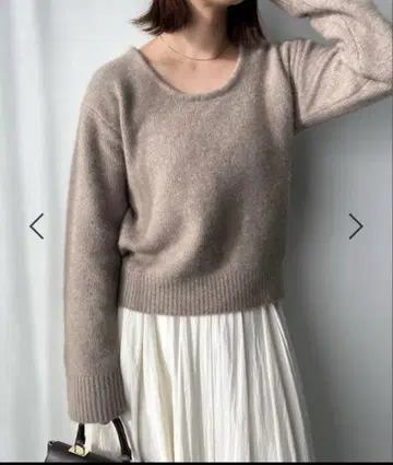 BABYLONE 퍼 U넥 풀오버 모카