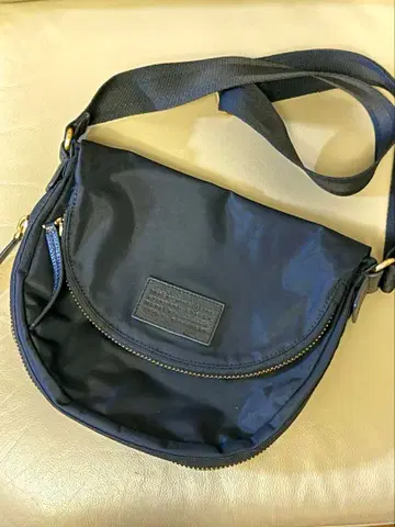 MARC BY MARC JACOBS 라운드 숄더백