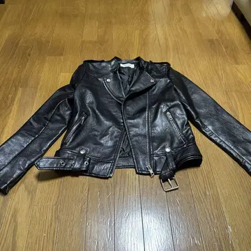 블랙 가죽 라이더 자켓
